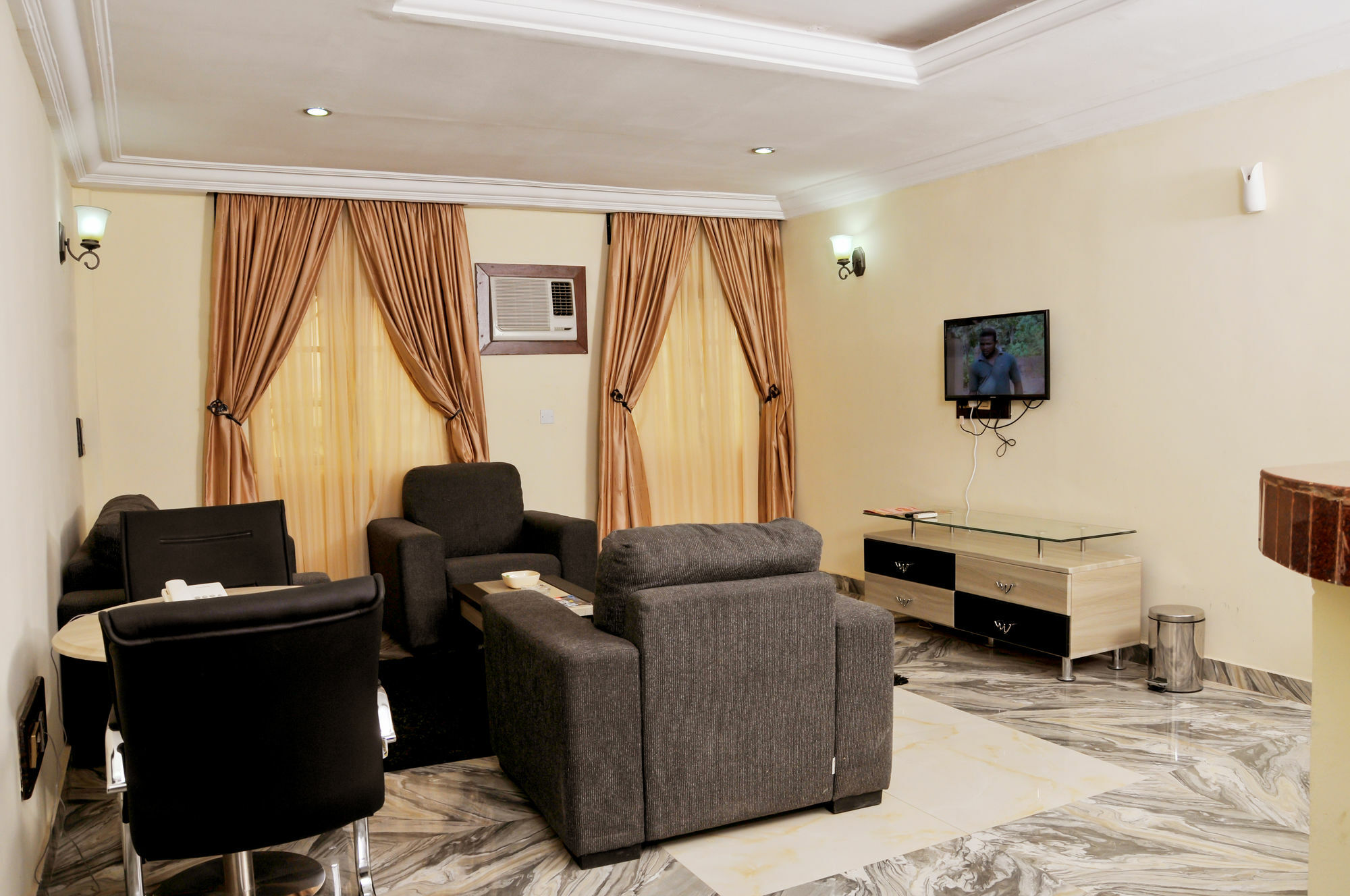 Hotel De Bently Abuja Exterior photo